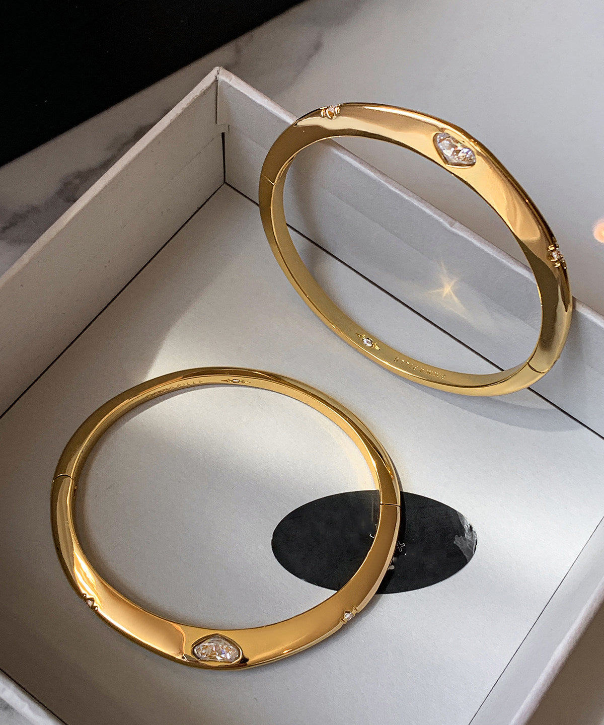 Chic Golden Zircon Rotatable Tungsten Steel Bangle