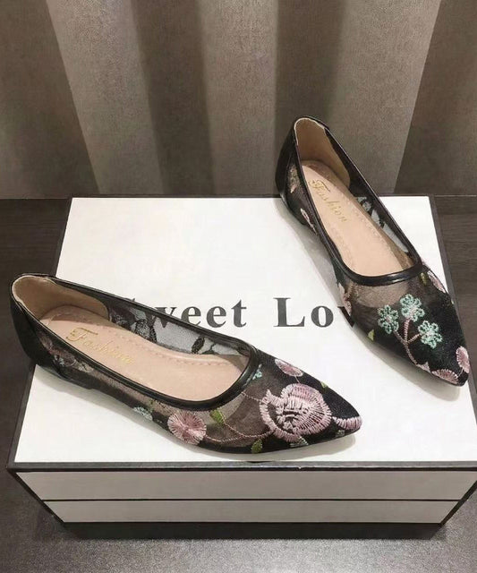 Fine Beige Embroidered Flat Sandals Soft Water Sandals