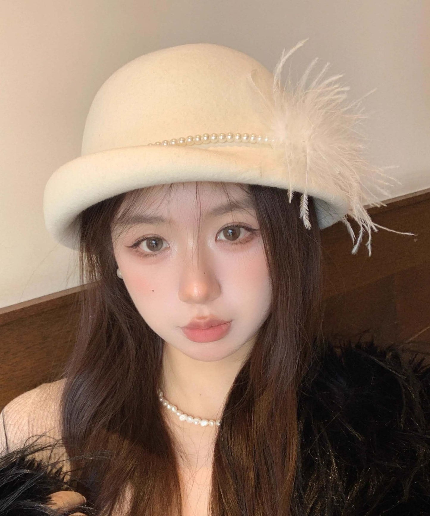 French Style White Nail Bead Feather Woolen Bucket Hat