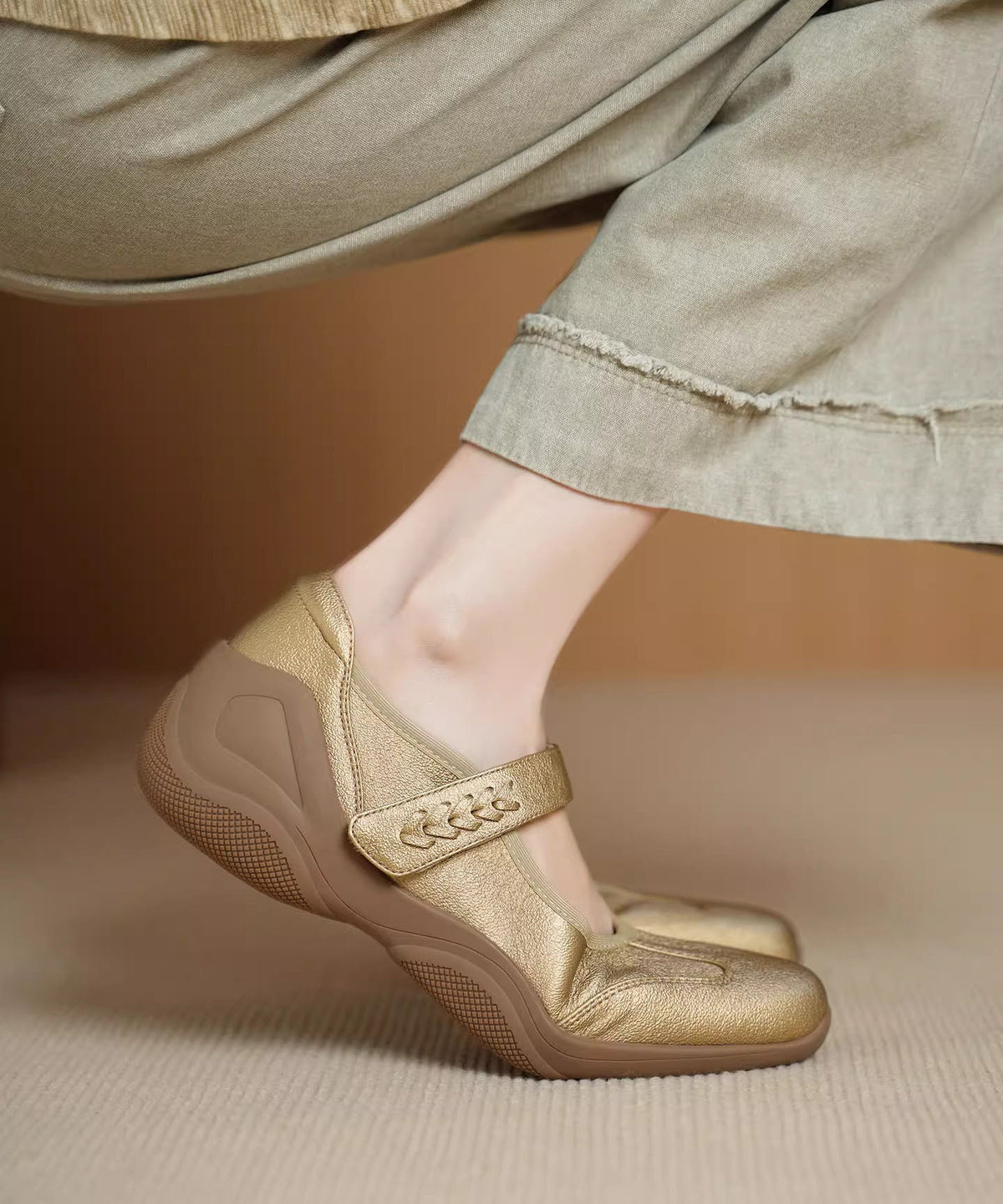 Golden Flat Shoes For Women Buckle Strap Flat Shoes