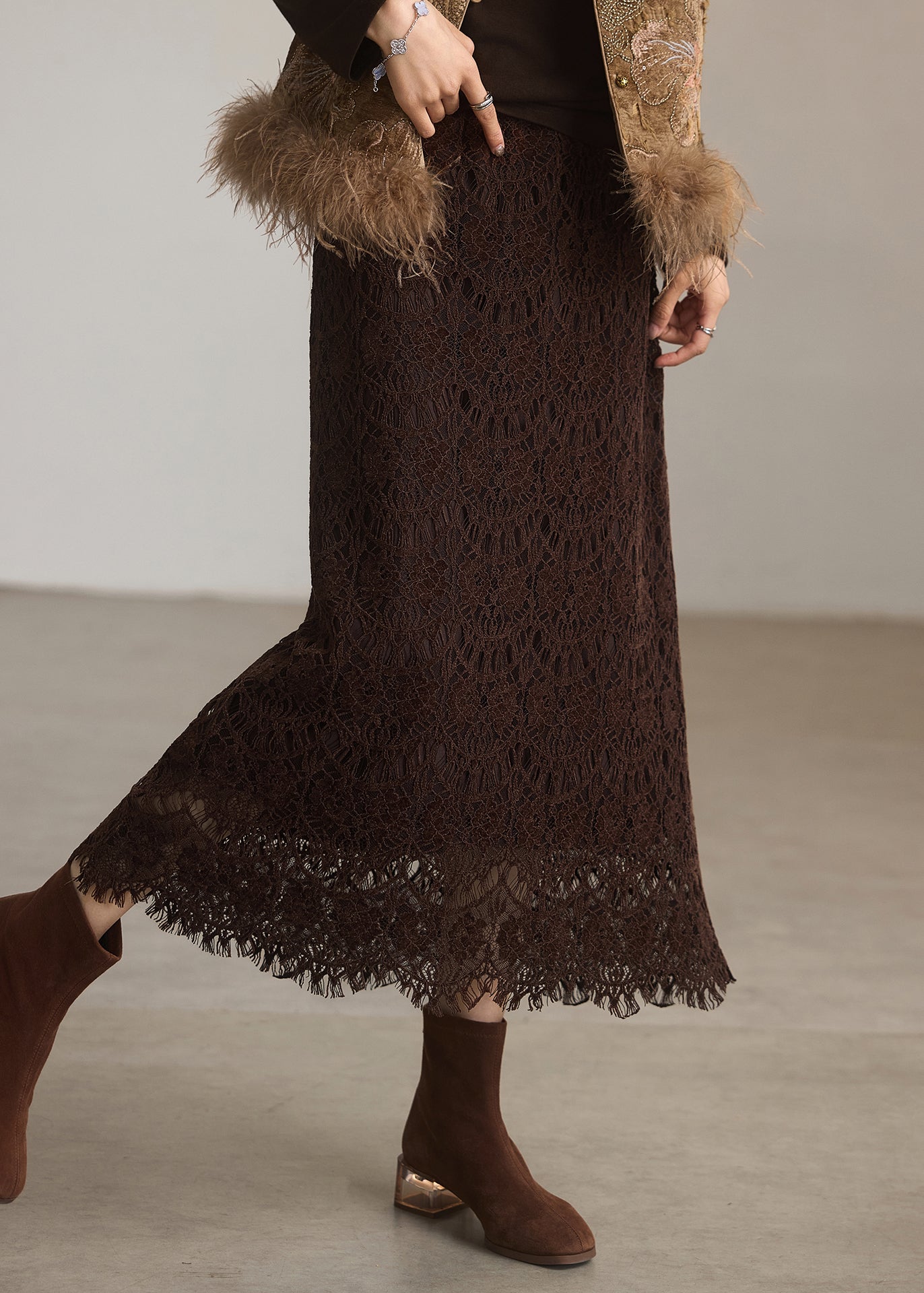 Italian Coffee Elastic Waist Slim Fit Lace Skirt Spring