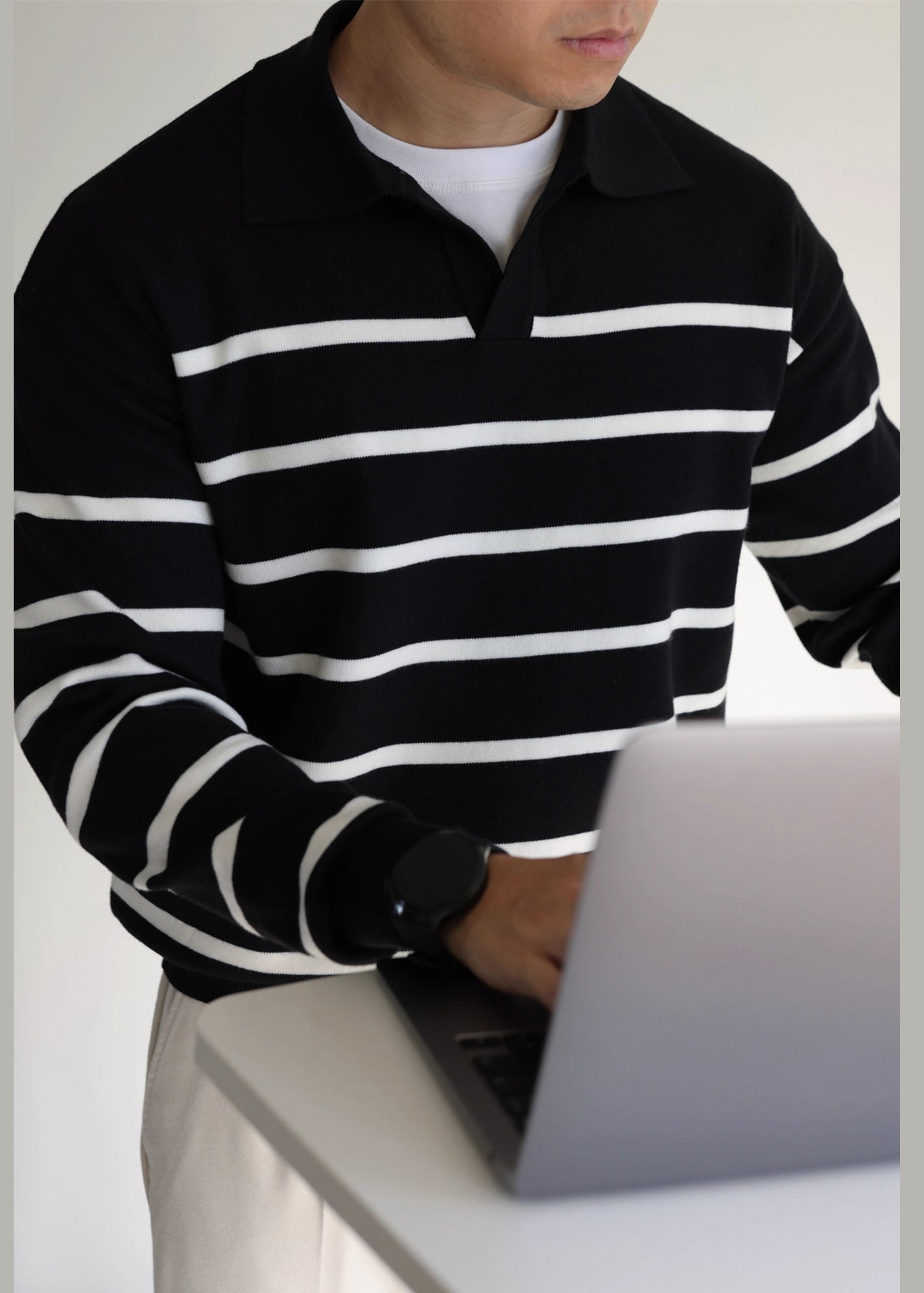 Loose Black Peter Pan Collar Striped Knit Men Sweater Spring