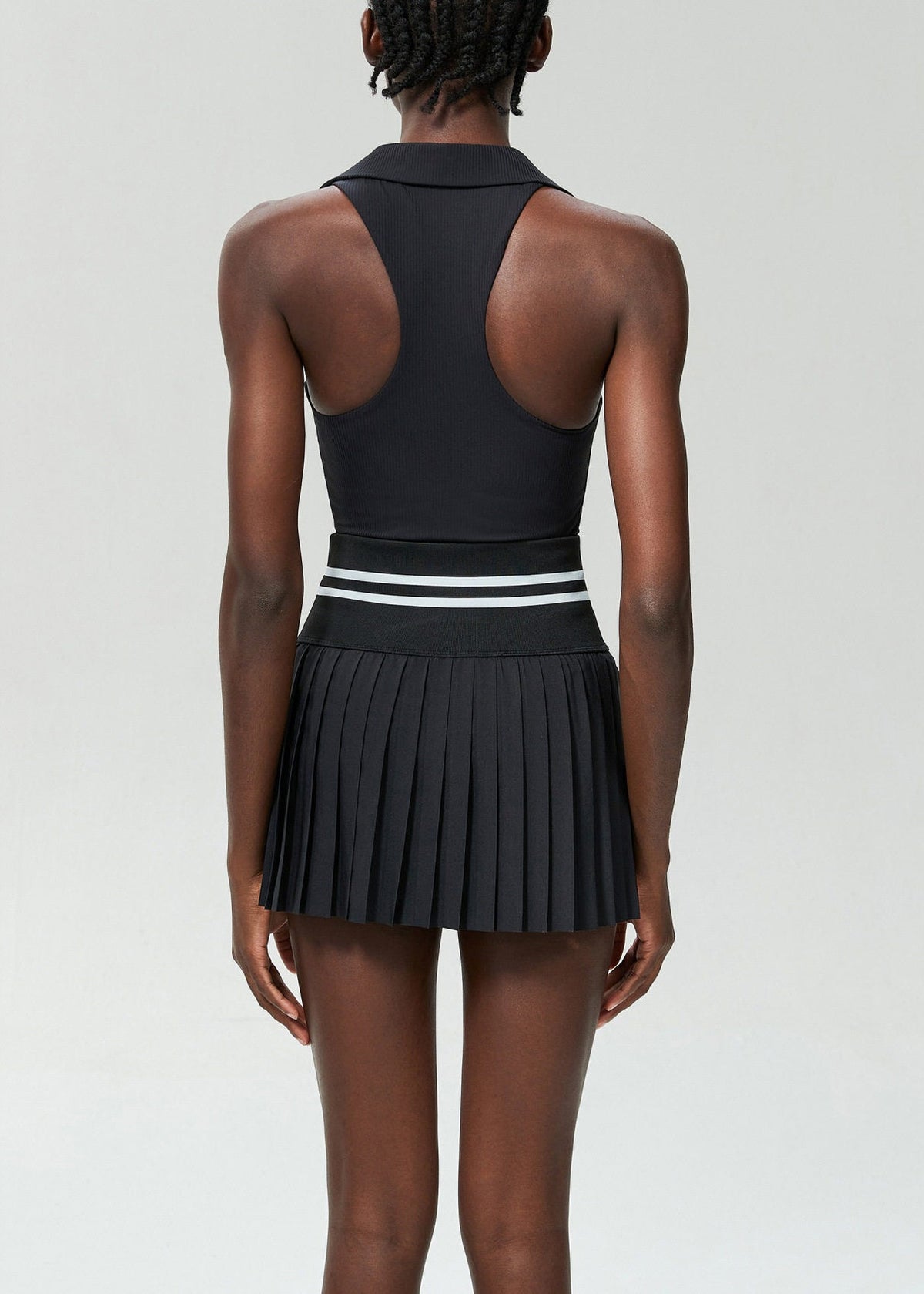Women Black V Neck Sleeveless High Waist Built-In Shorts Pleated Skirt Athletic Two Piece Set