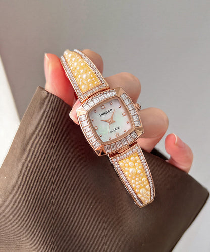 2026 New Black Metal Zircon Pearl Quartz Movement Watches