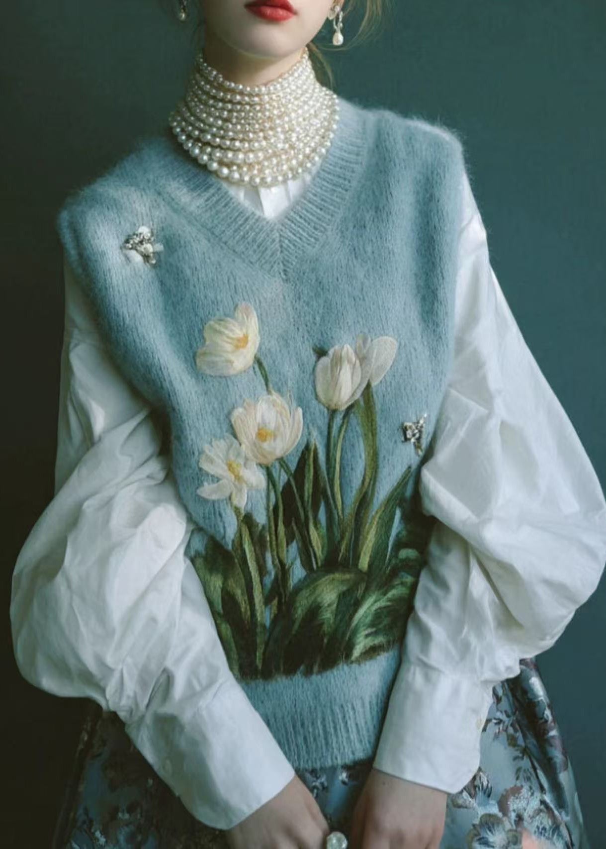 Beautiful Blue V Neck Embroidered Knit Vest Sleeveless