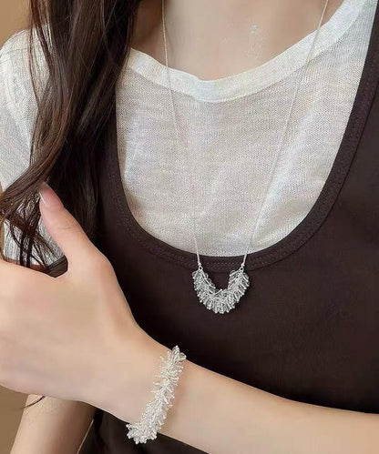 Beautiful Silk Alloy Pendant Necklace