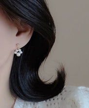 Load image into Gallery viewer, Beautiful White Gold Copper Overgild Pearl Little Cats Asymmetric Drop Earrings
