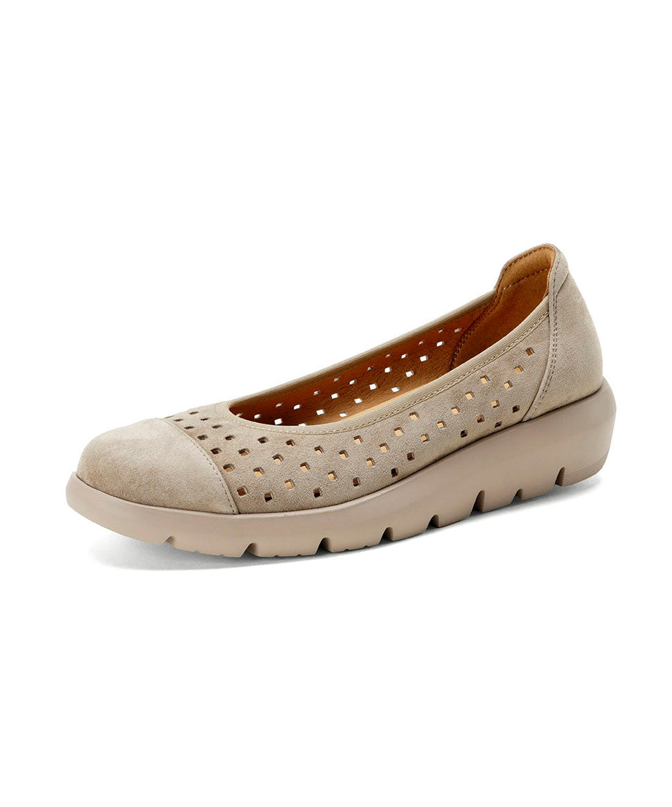 Beige Flat Shoes For Women Sheepskin Retro Hollow Out Flat Shoes
