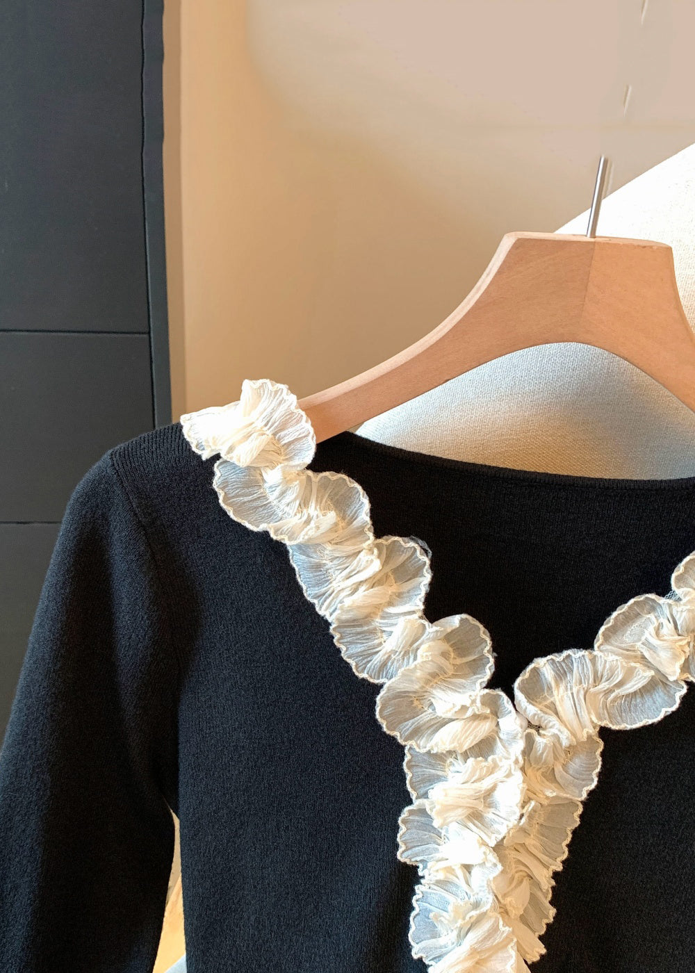 Black Ruffled Patchwork Knitting Cotton Fall T Shirts V Neck