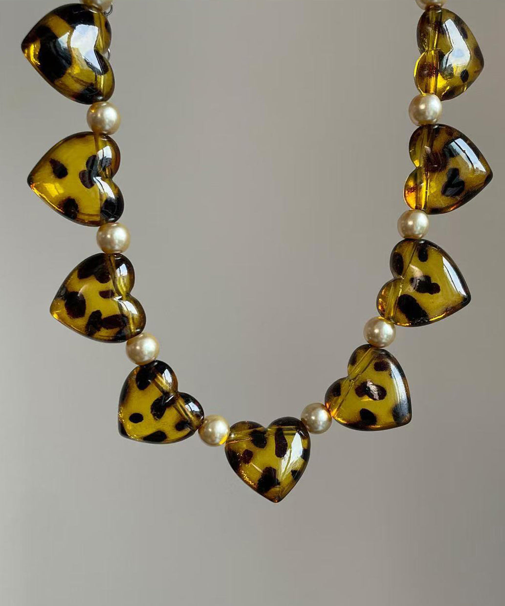 Boho Brown Acrylic Pearl  Leopard Heart Shaped Floral Choker Two Piece Set