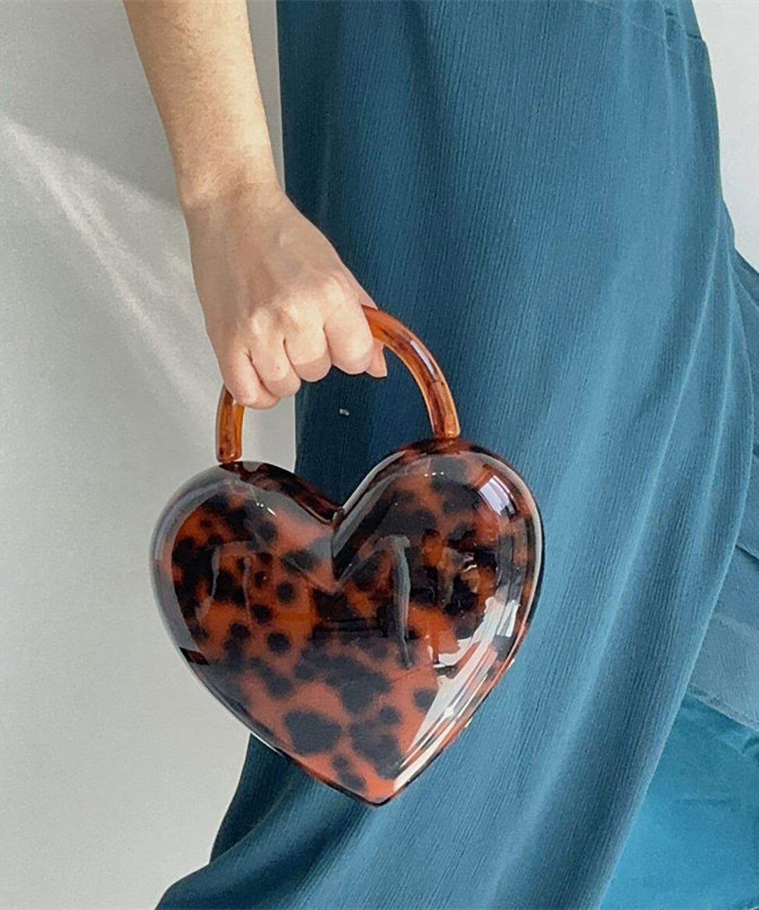 Chic Acrylic Tortoiseshell Heart Shape Tote