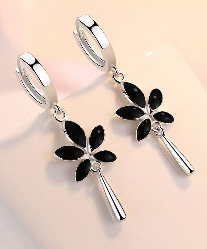 Chic Black Sterling Silver Maple Leaf Drop Earrings