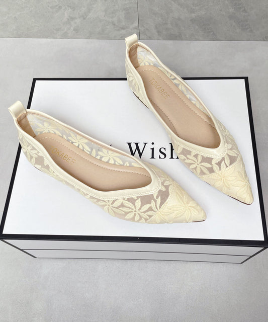 Chic Embroidered Flat Feet Shoes Apricot Breathable Mesh Pointed Toe