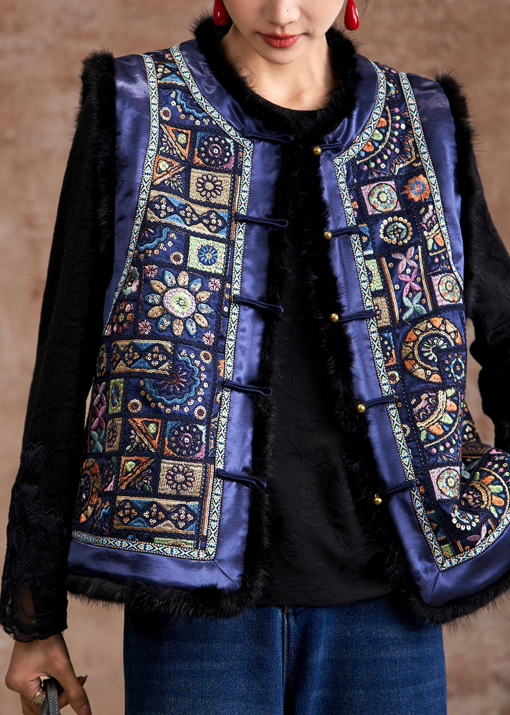 Chinese Style Blue Embroidered Button Mink Hair Waistcoat Sleeveless