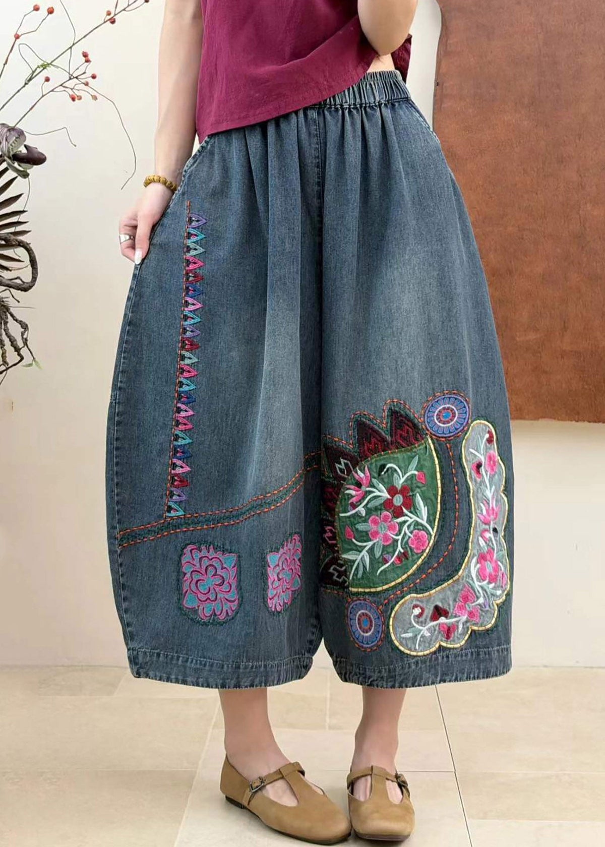 Chinese Style Blue Embroidered Elastic Waist Crop Jeans Fall