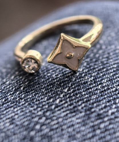 Chinese Style Gold Alloy Resin Casting Four-Leaf Clover Open Rings