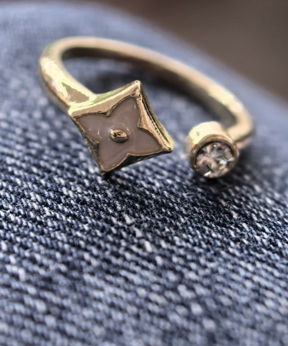 Chinese Style Gold Alloy Resin Casting Four-Leaf Clover Open Rings