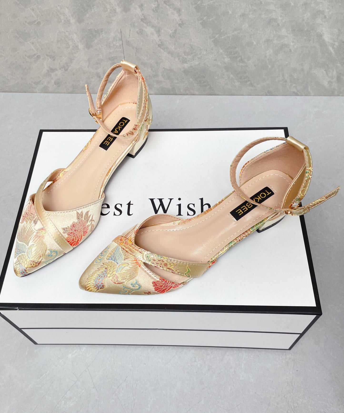 Chinese Style Yellow Embroidered Chunky Heel Sandals Buckle Strap