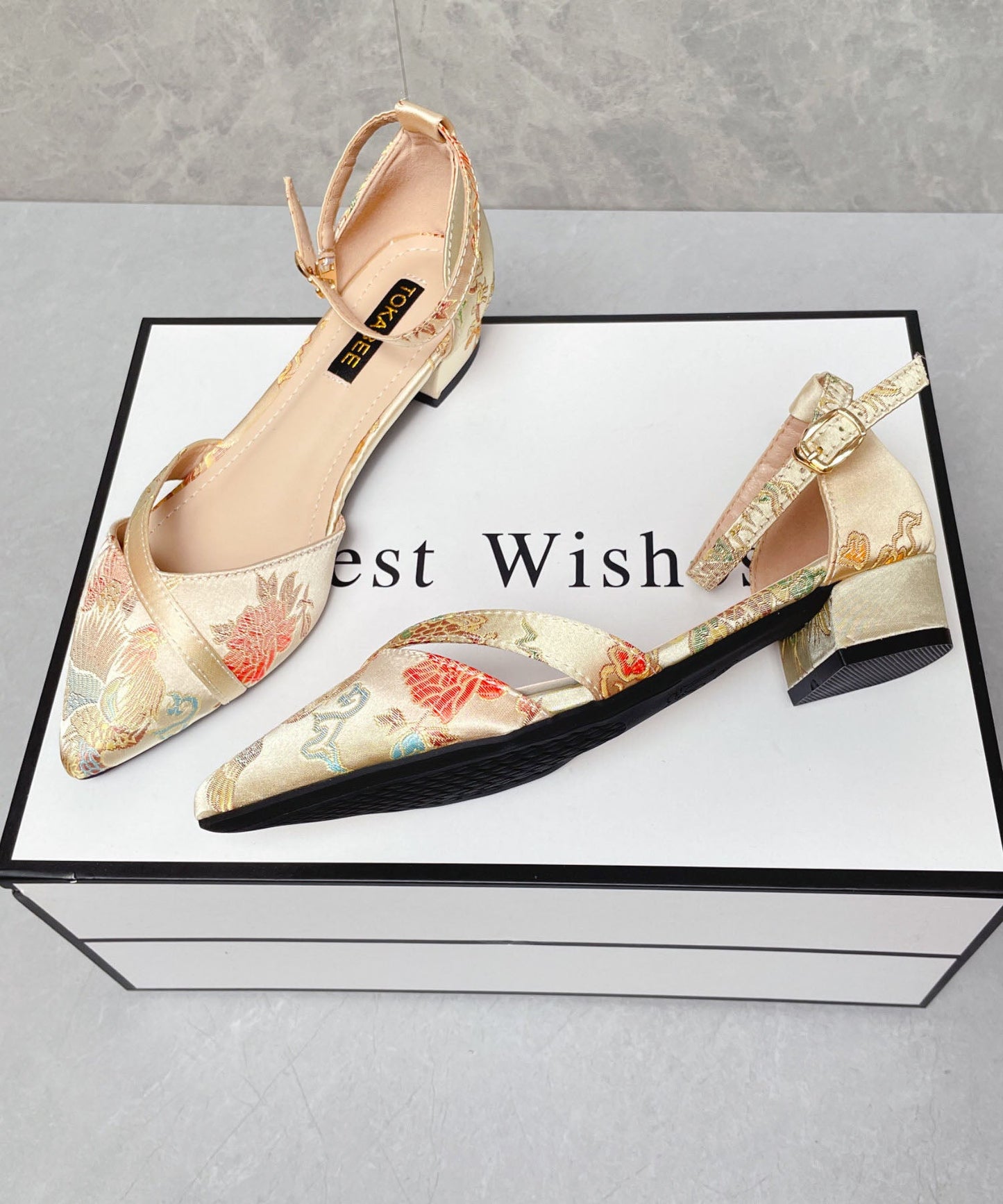 Chinese Style Yellow Embroidered Chunky Heel Sandals Buckle Strap