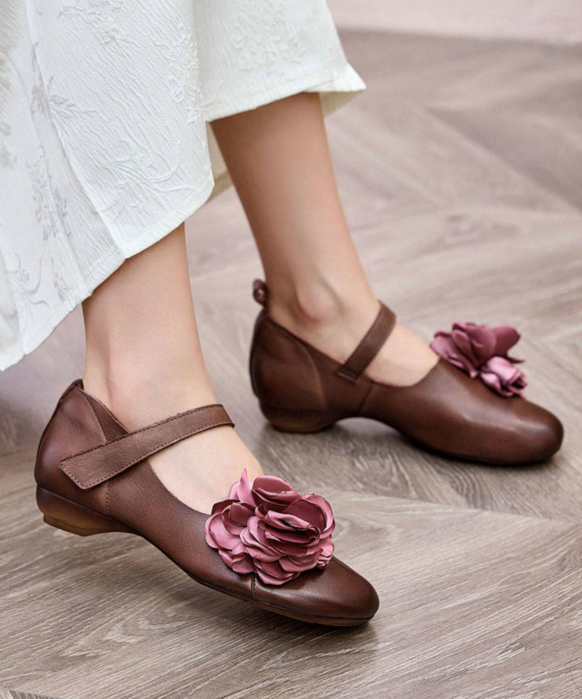 Chocolate Flat Shoes For Women Fine Flower Buckle Strap Flats