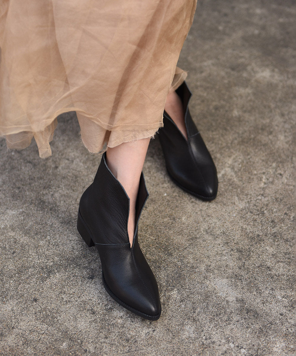 Classy Splicing Chunky Boots Black Cowhide Leather Pointed Toe