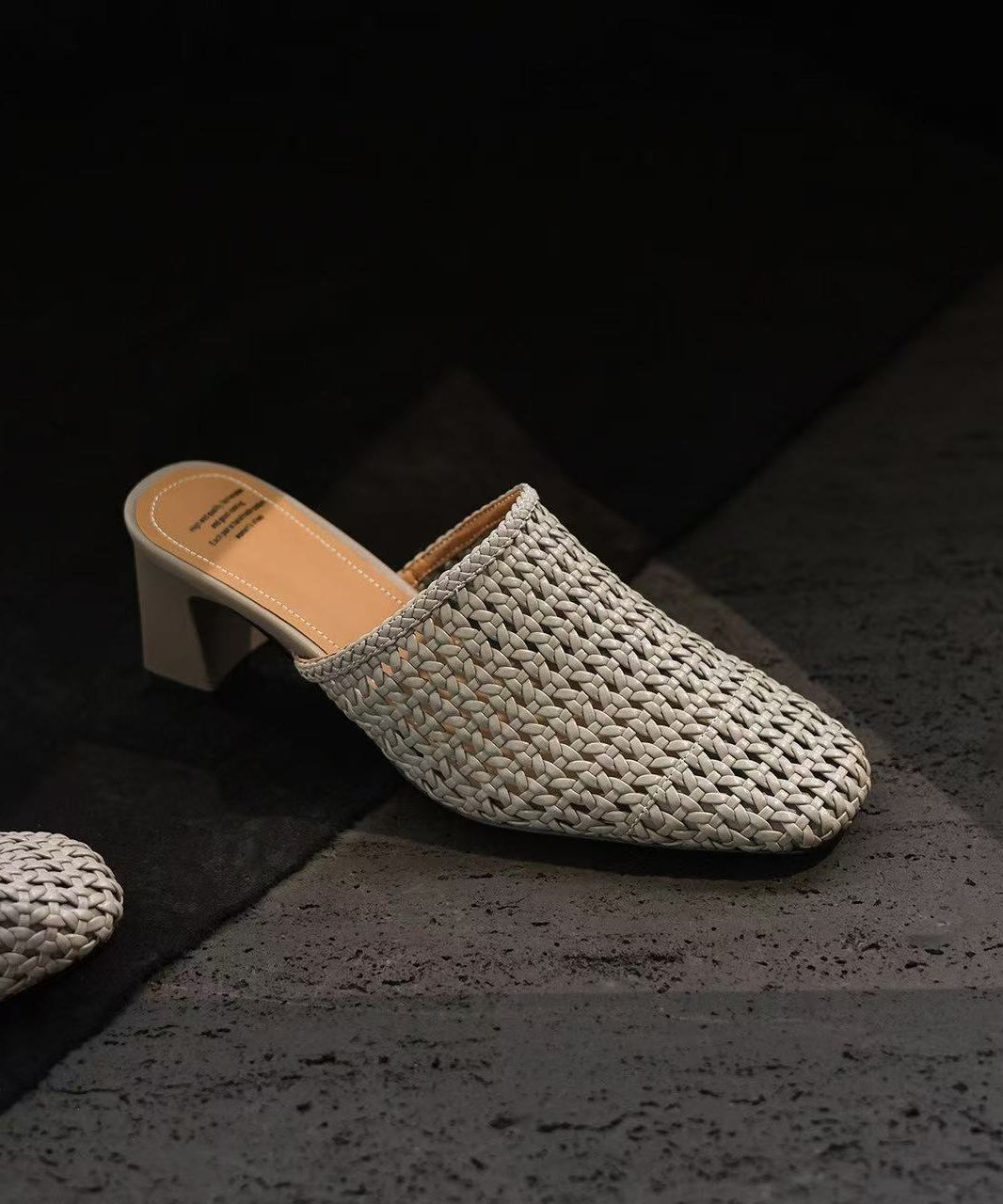 Classy Splicing Chunky Heel Grey Weave Slide Sandals
