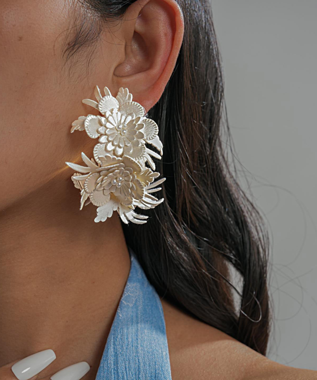 Classy White Copper Overgild Leather Floral C-Shaped Hoop Earrings