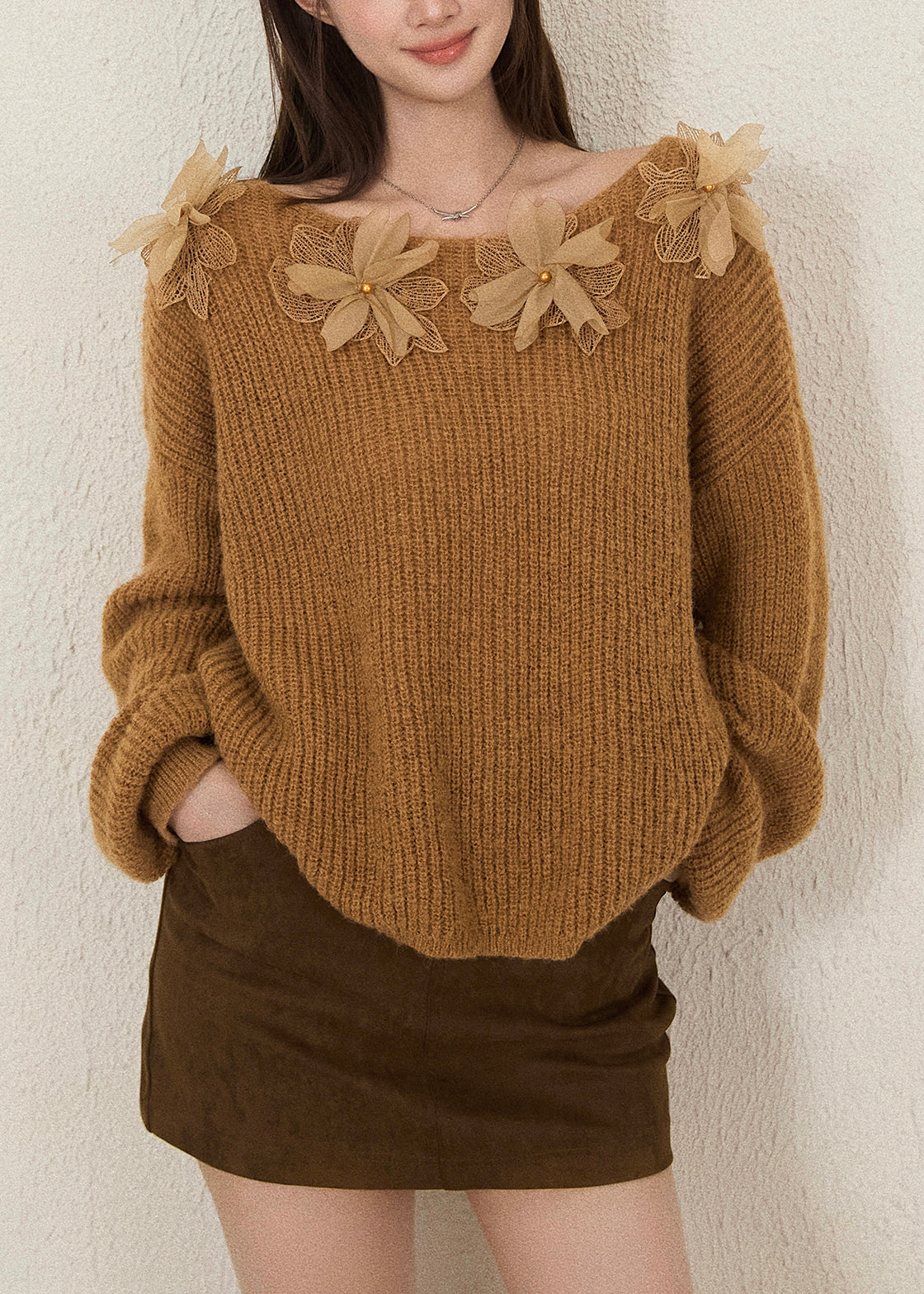 Elegant Brown Cold Shoulder Floral Decorated Knit Shirts Fall