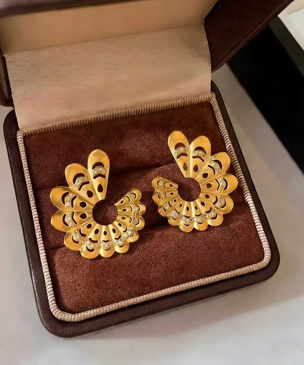 Elegant Golden Hollow Out Fan-shaped Metal Stud Earrings