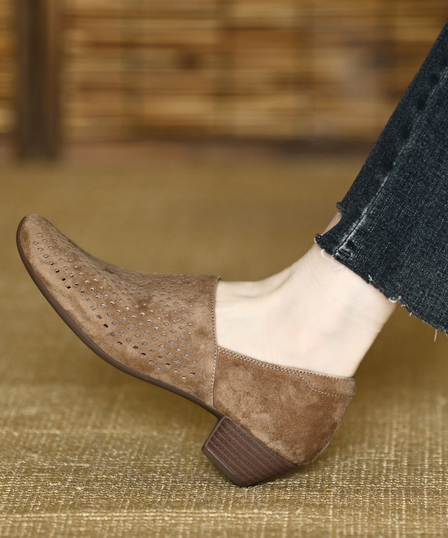 Elegant Hollow Out Splicing Chunky Heel Grey Suede