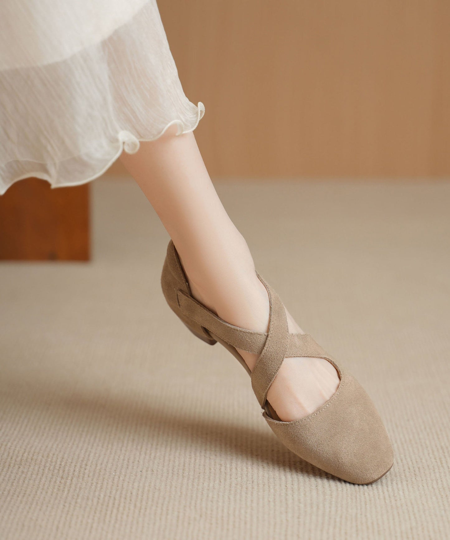 Elegant Hollow Out Splicing Chunky Sandals Light Khaki Suede