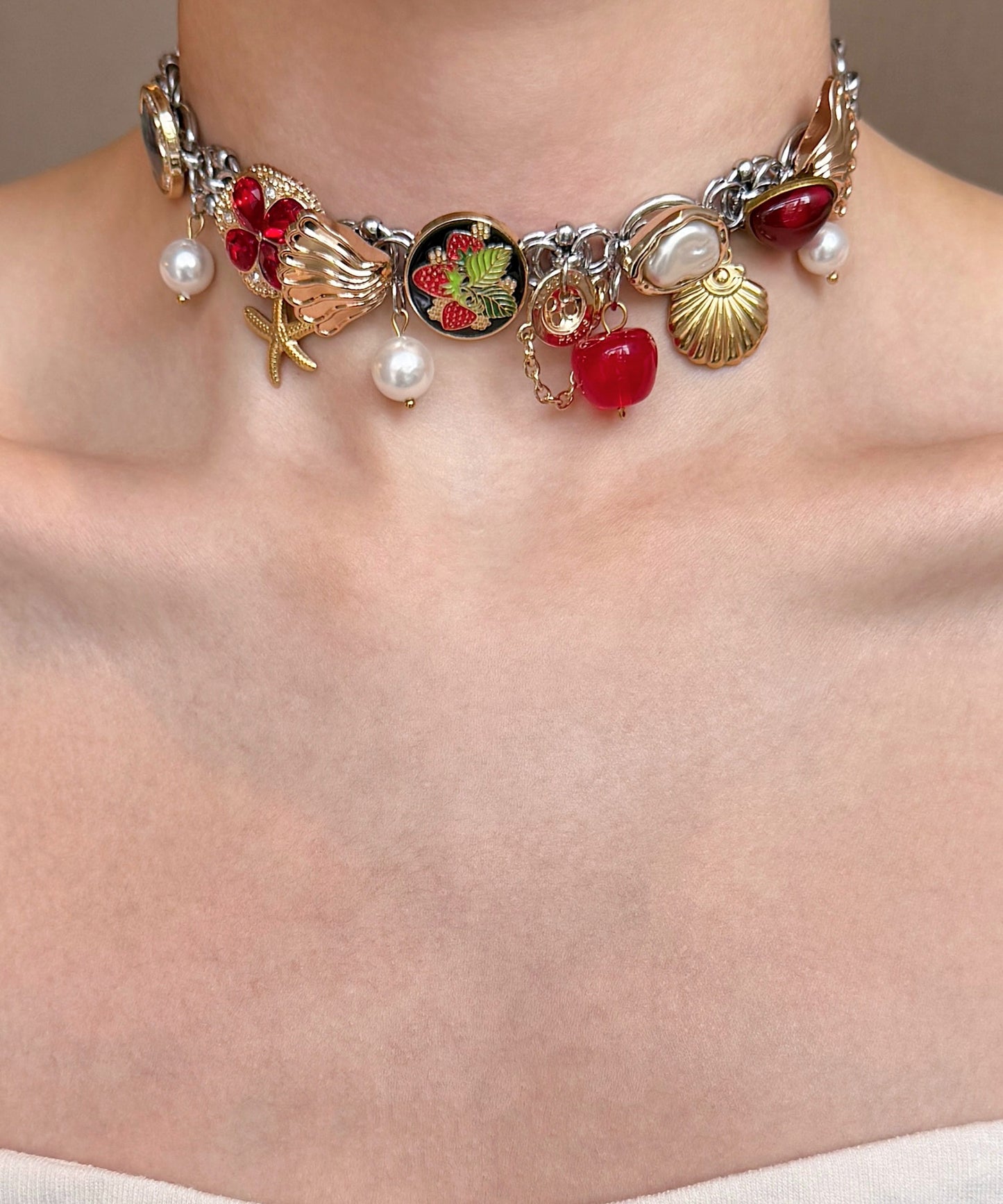 Elegant Red Strawberry Shell Pearl Adjustable Alloy Choke