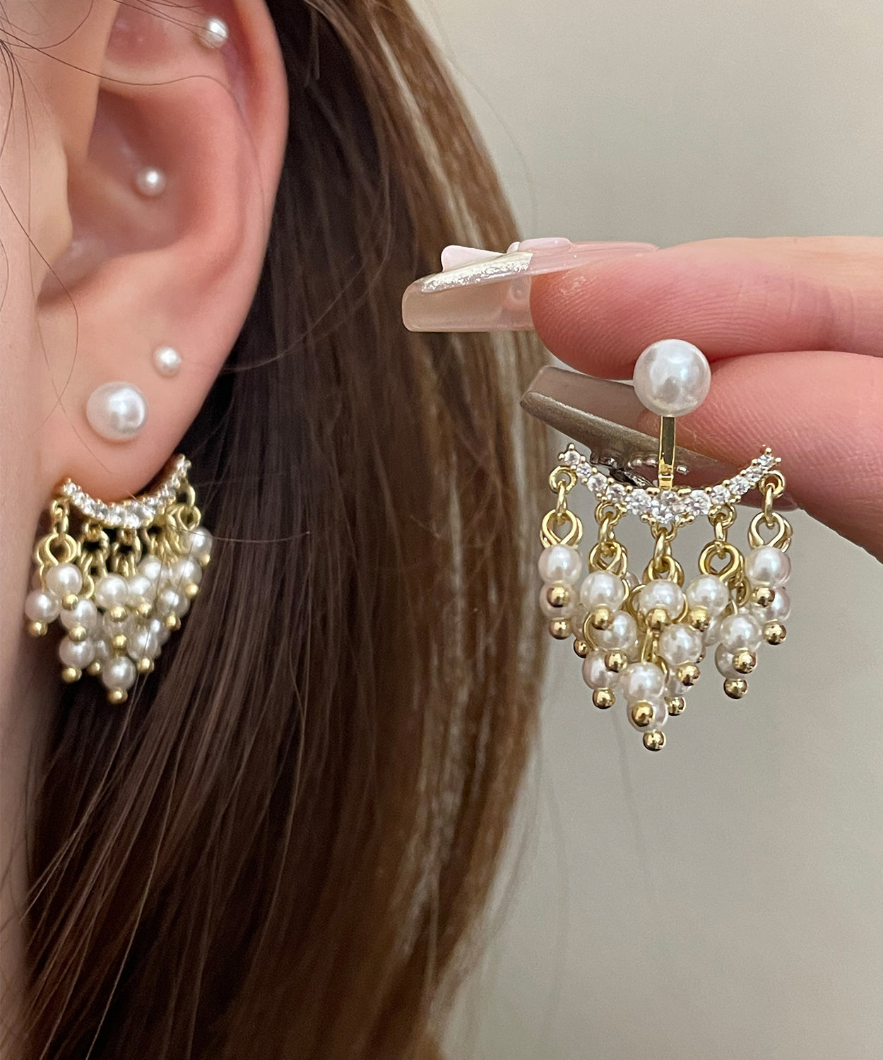 Elegant White Copper Alloy Acrylic Pearl Tassel Stud Earrings