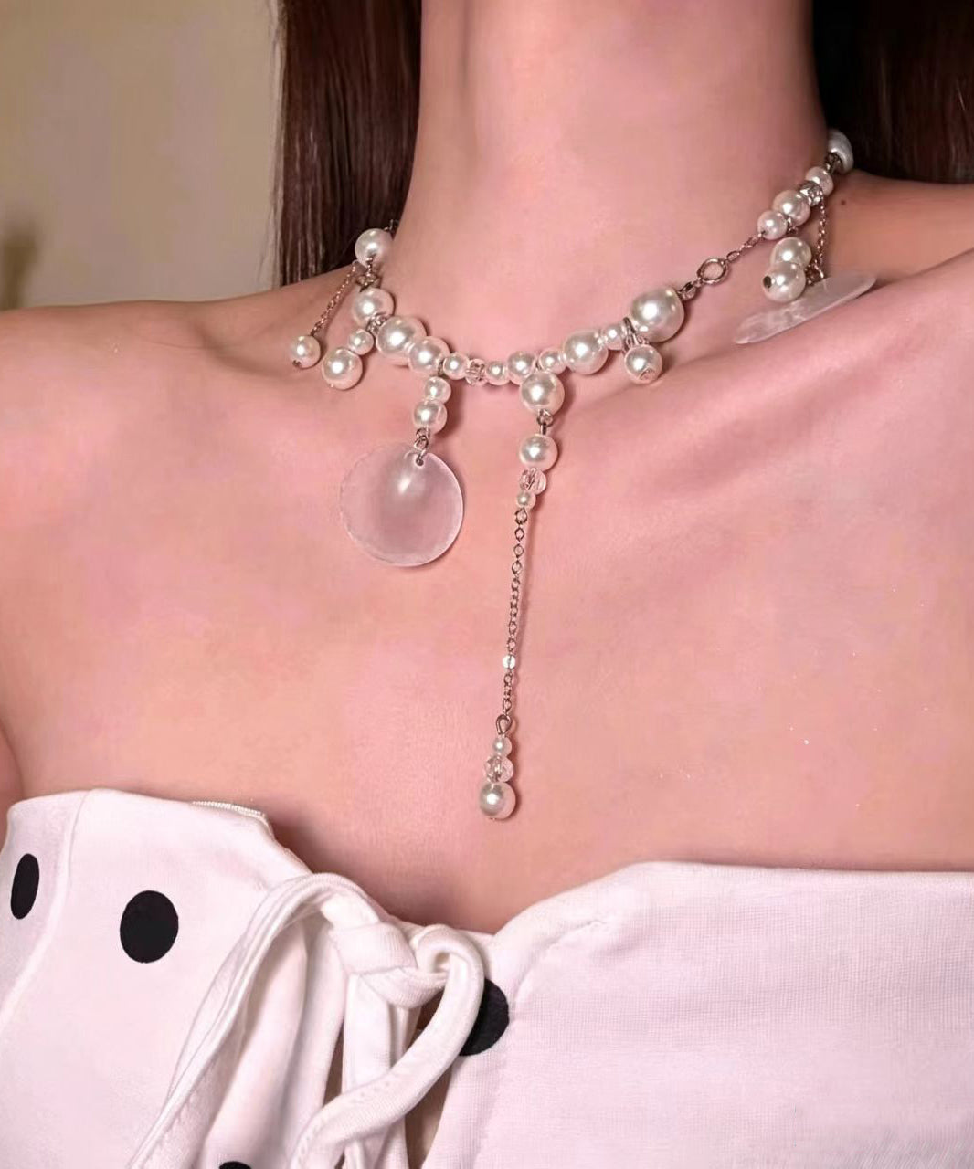 Elegant White Imitation Pearl Shell Slice Choker