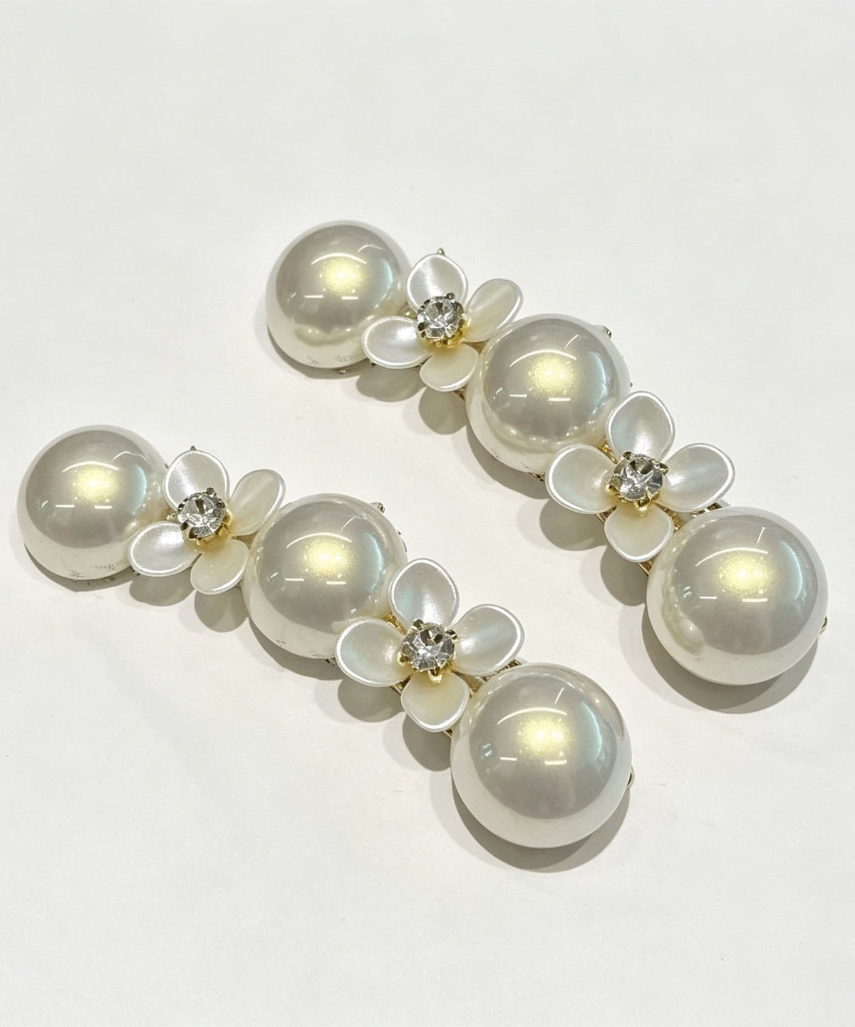 Elegant White Metal Pearl Floral A Pair Hairpin