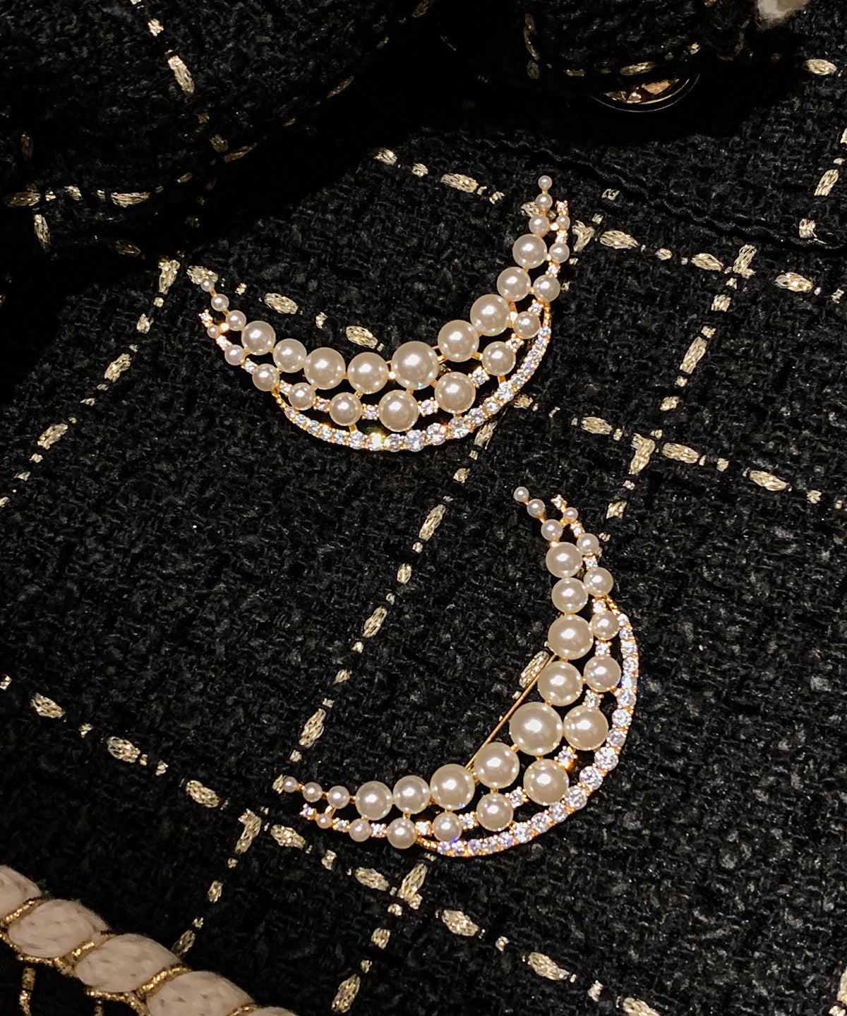 Elegant White Pearl Moon Shaped Fine Zircon Brooch