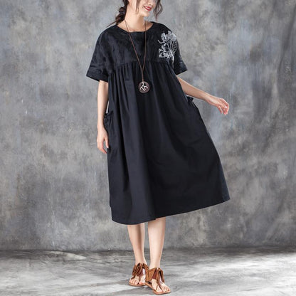 Elegant long cotton dresses Loose fitting Loose Short Sleeve Round Neck Black Pleated Dress