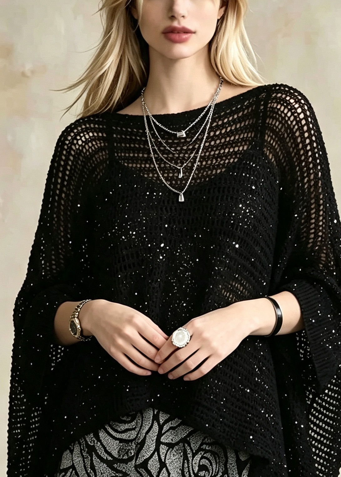 Fashion Black O-Neck Hollow Out Sequins Knit Top Batwing Sleeve