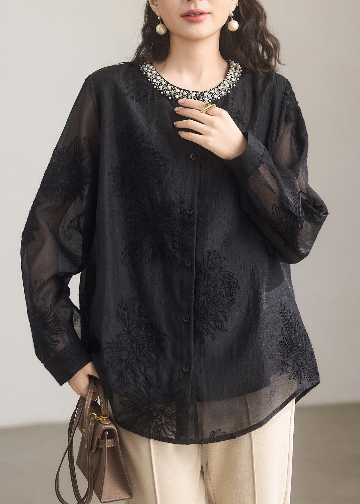 Fashion Black O-Neck Nail Bead Embroidered  Shirts Fall