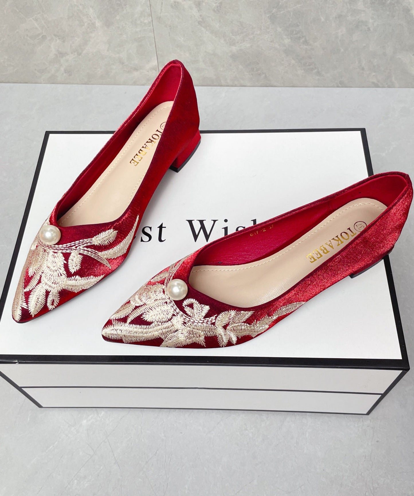Fashion Chunky Flat Feet Shoes Red Satin Embroidered Pointed Toe