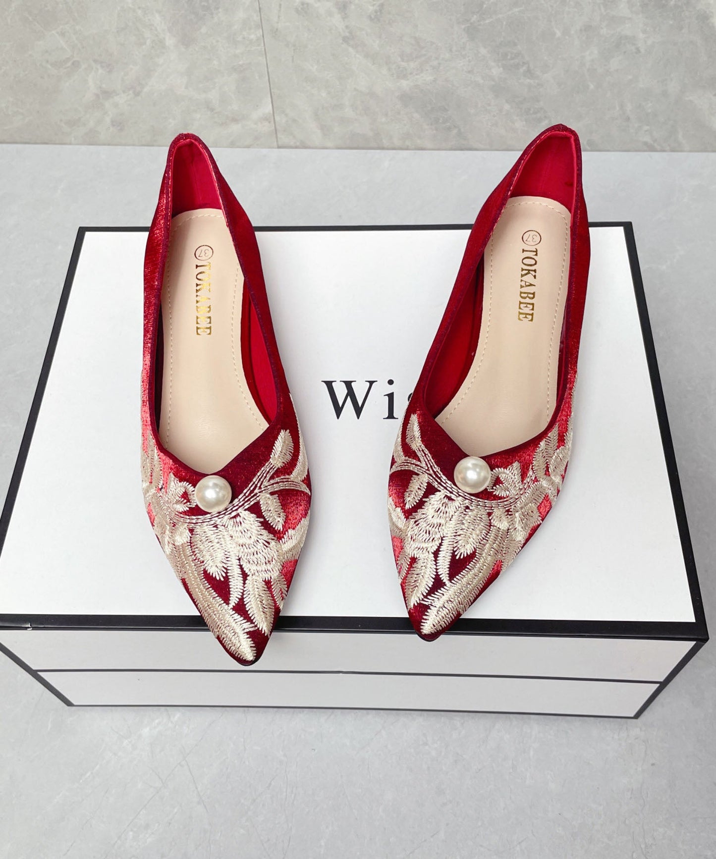 Fashion Chunky Flat Feet Shoes Red Satin Embroidered Pointed Toe