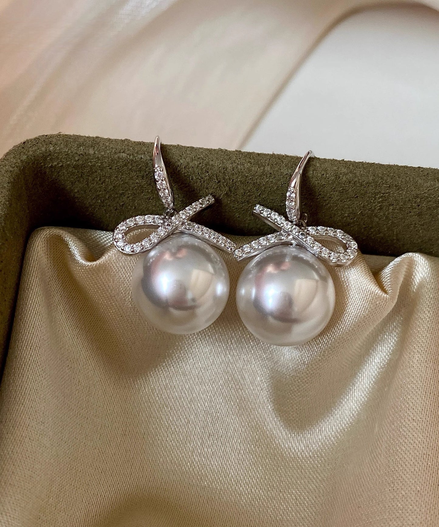 Fashion Silver Zircon Bow Pearl Silver Drop Earrings