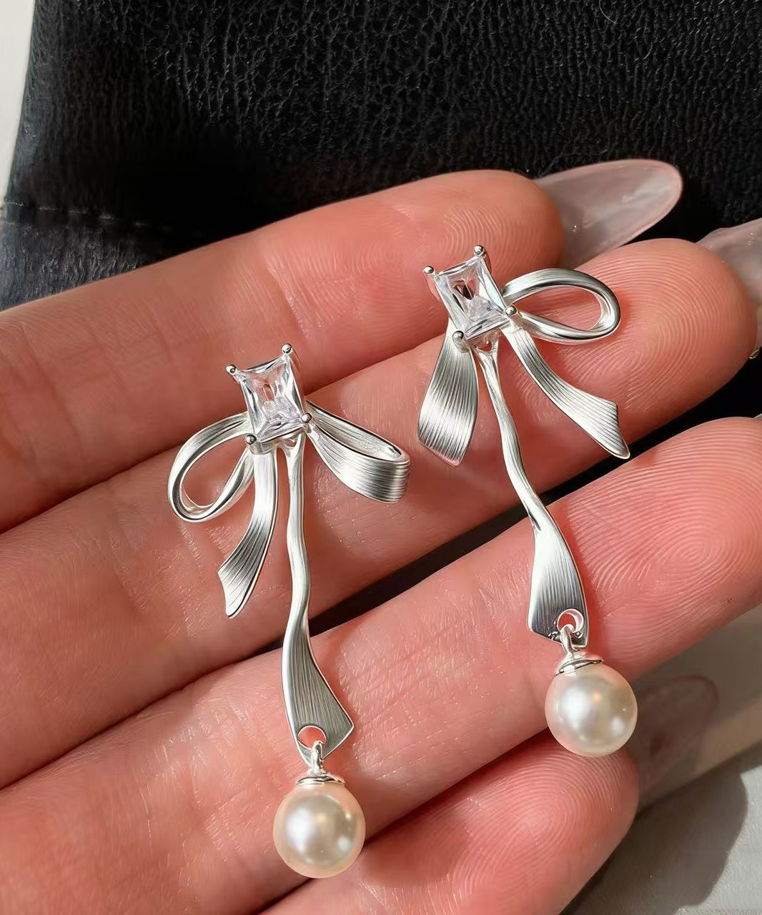 Fashion Silvery Bow Metal Pearl Pendant Fine Zircon Drop Earrings