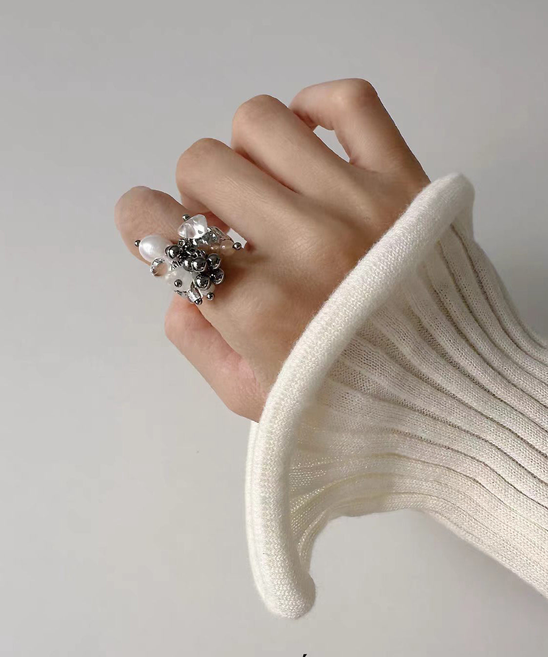 Fashion Titanium Stee Pearl Tassel Open Rings