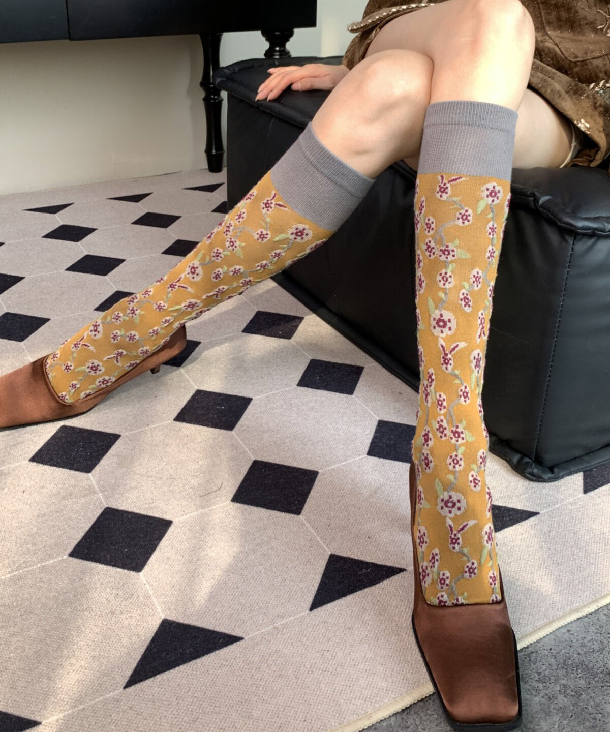 Fashion Yellow Jacquard Cotton Over The Calf Socks