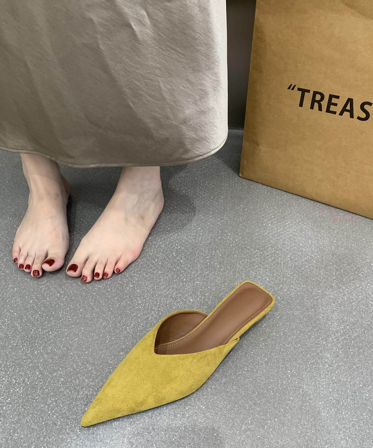 Fashion Yellow Pointed Toe Flip Flops