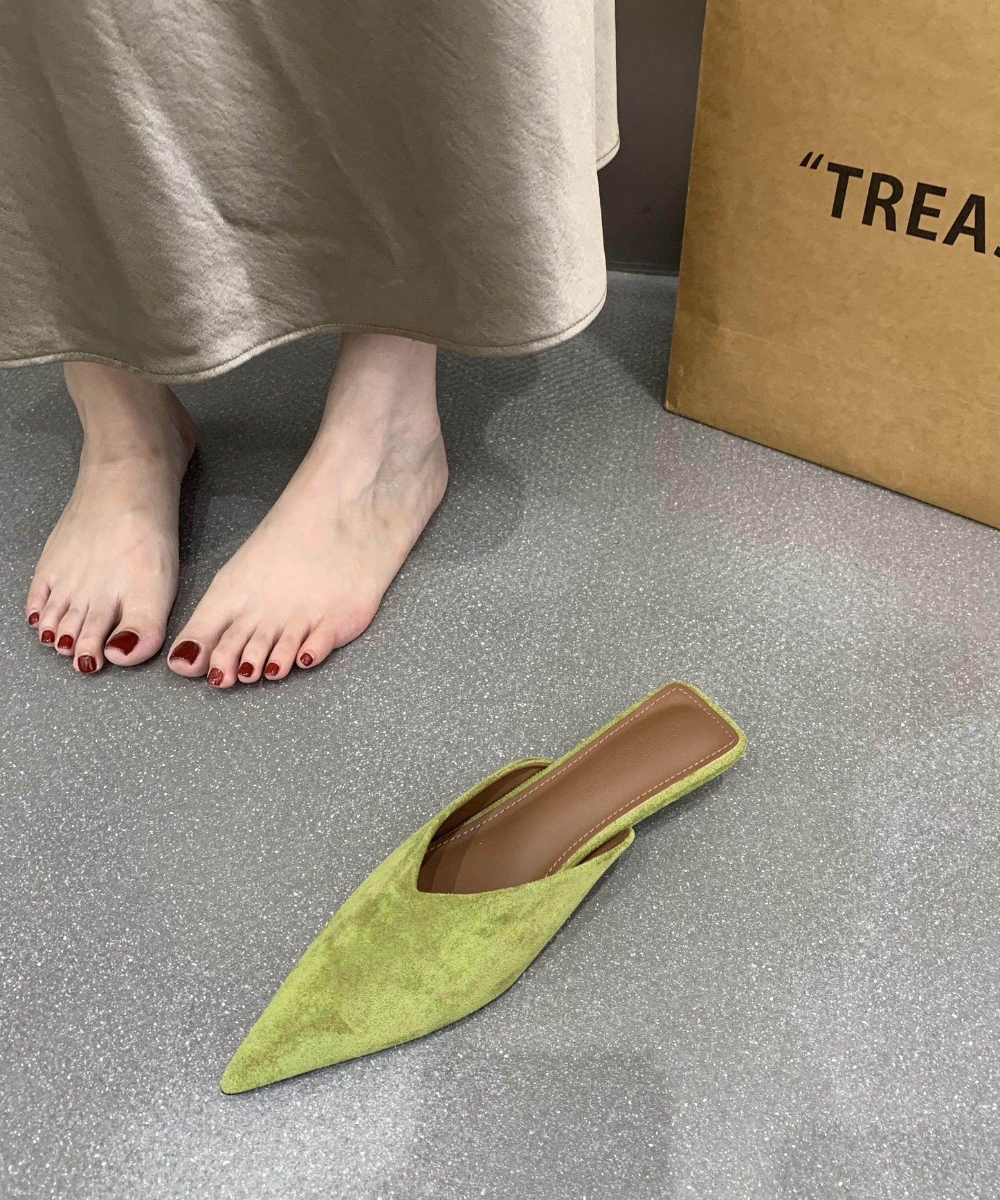 Fashion Yellow Pointed Toe Flip Flops