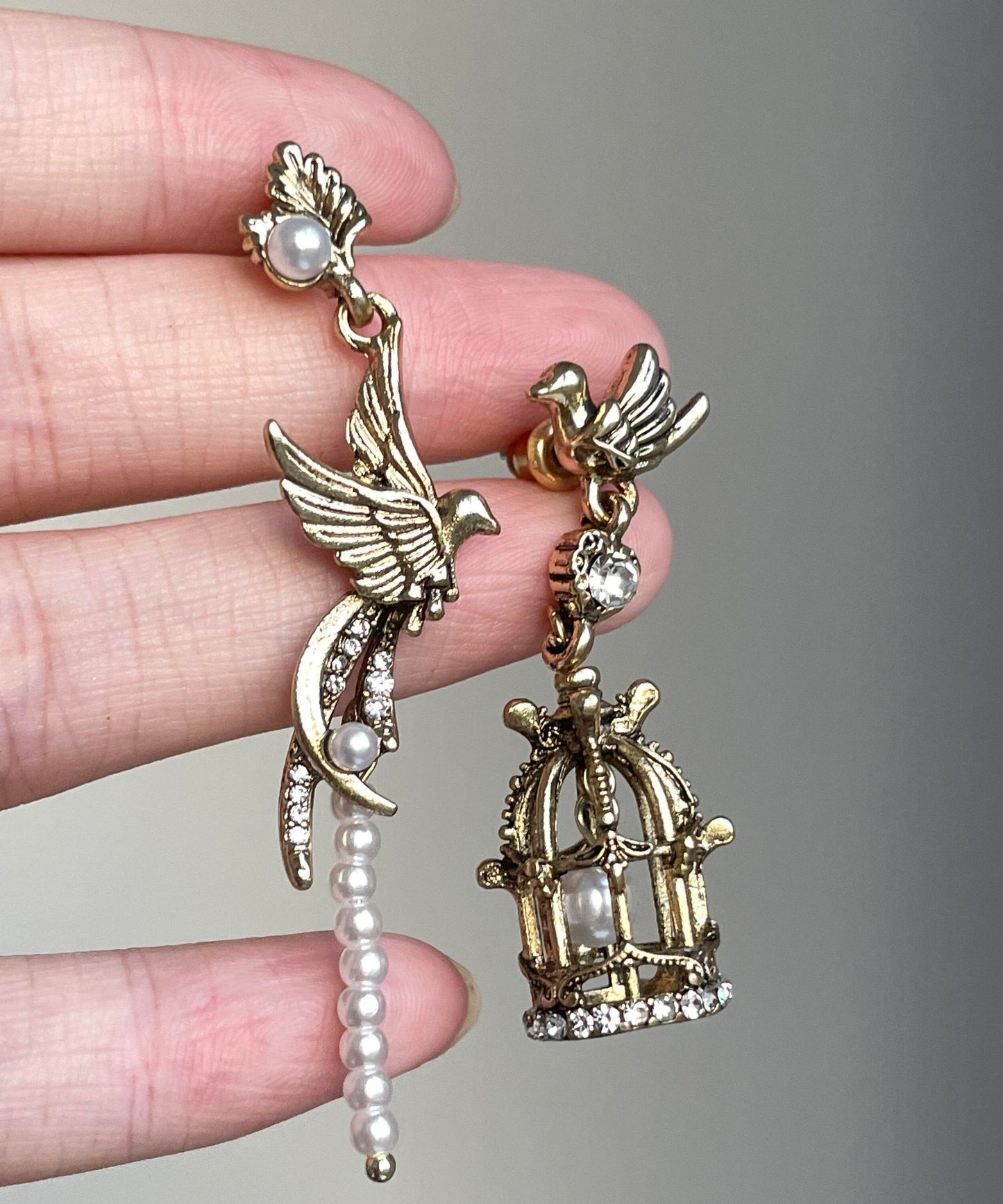 Fine Gold Alloy Asymmetrica Pearl Flying Bird Birdcage Tassel Drop Earrings