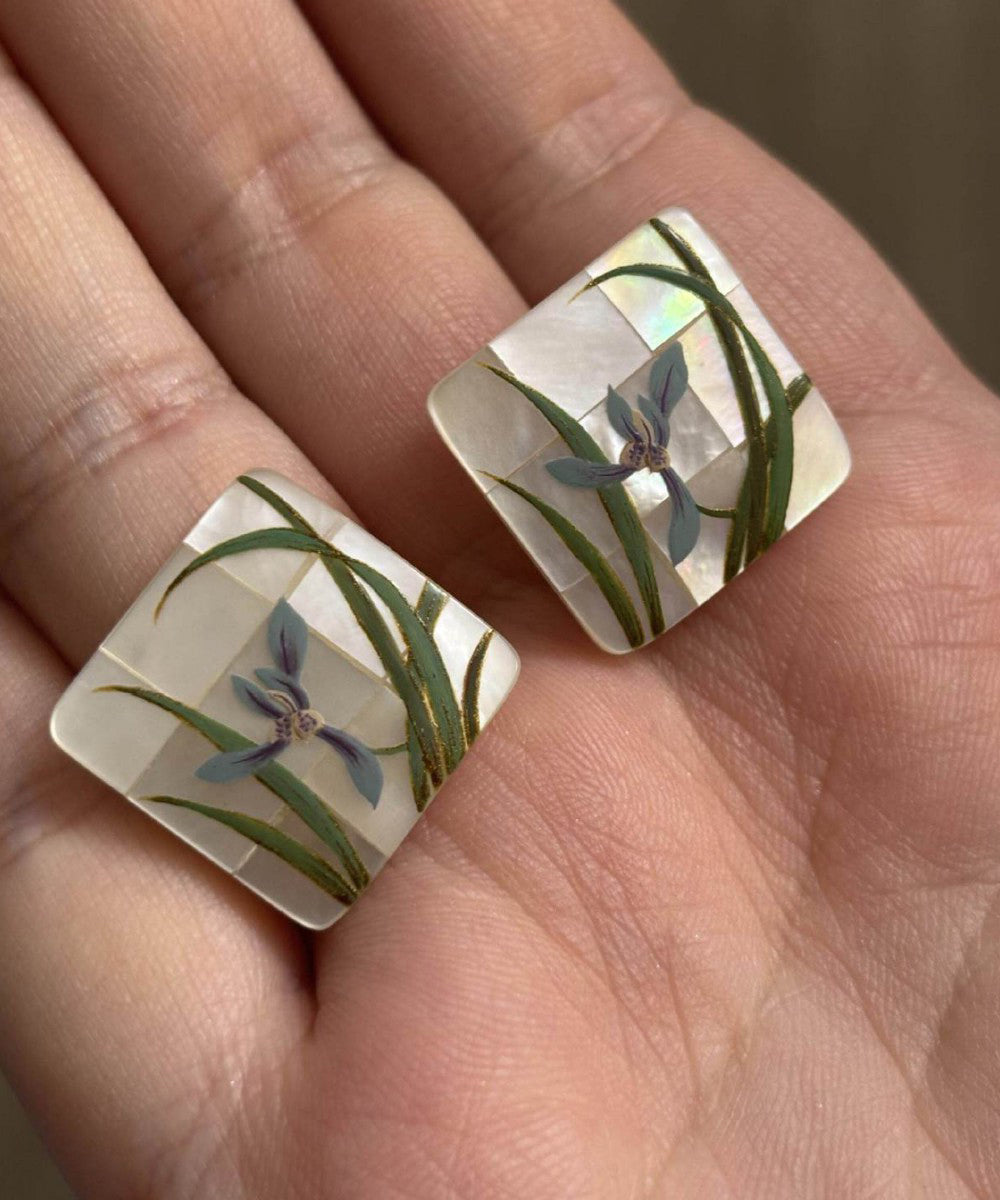 Fine Silk Alloy Floral Stud Earrings