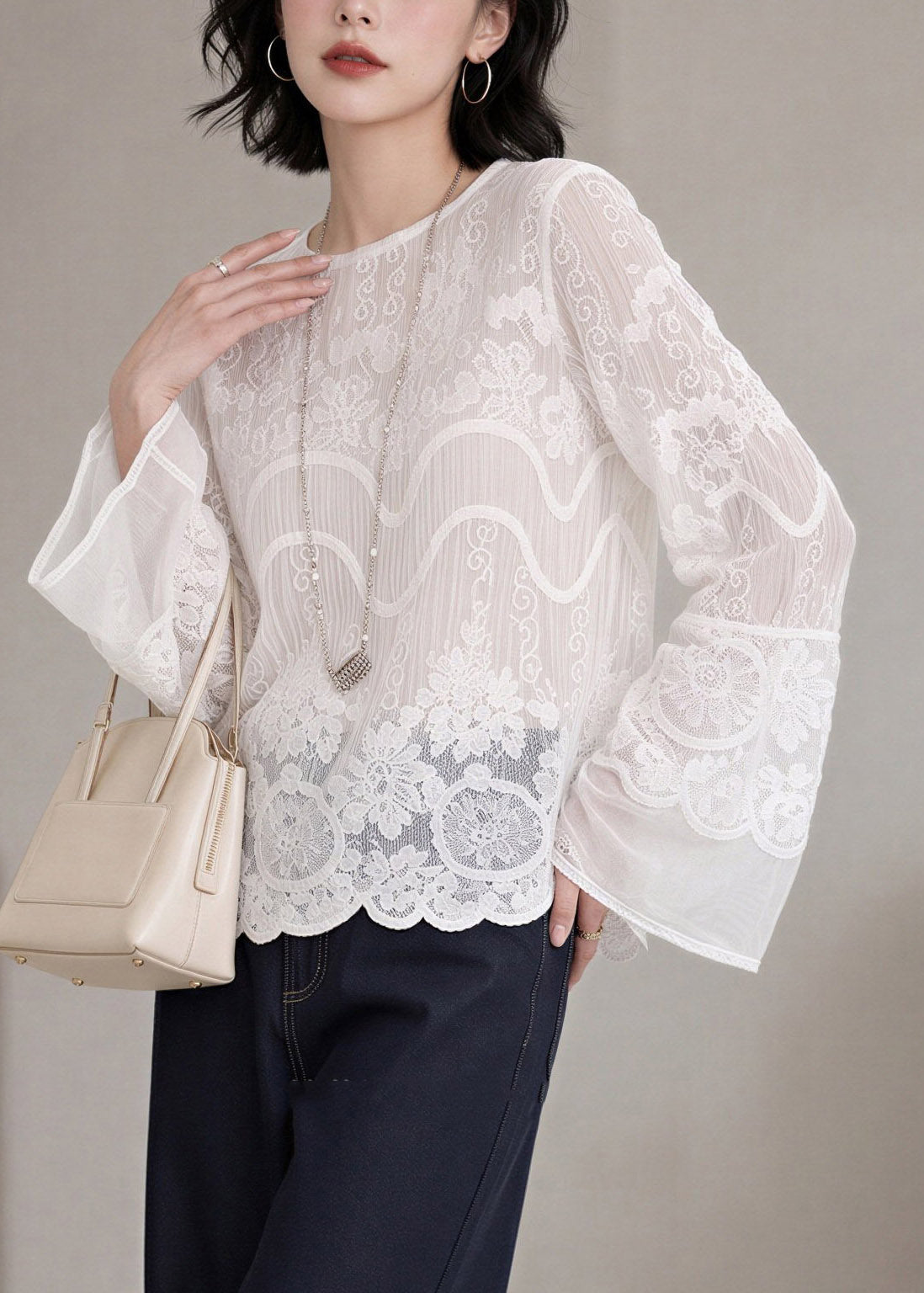 Fine White O-Neck Lace Tops Flare Sleeve